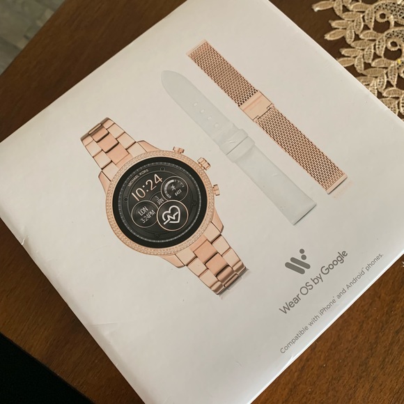 Michael Kors Smart Watch - Picture 3 of 5